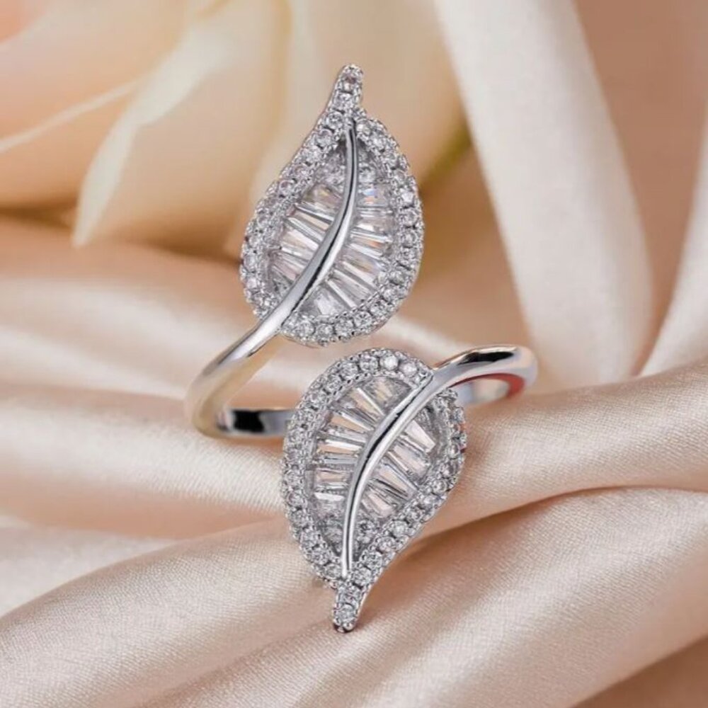 NEW Silver Plated Pave and Baguette Crystal Leaves Ring OS Adjustable - Picture 2 of 4